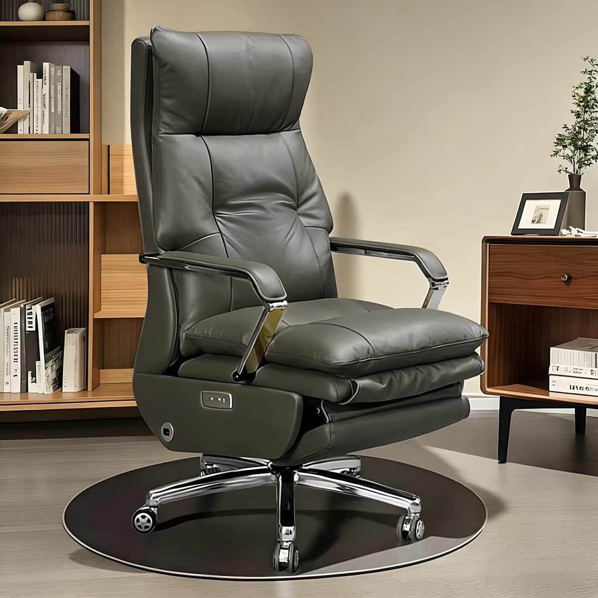 Reclining Rotatable Comfortable Leather Executive Chair（Stock Items）
